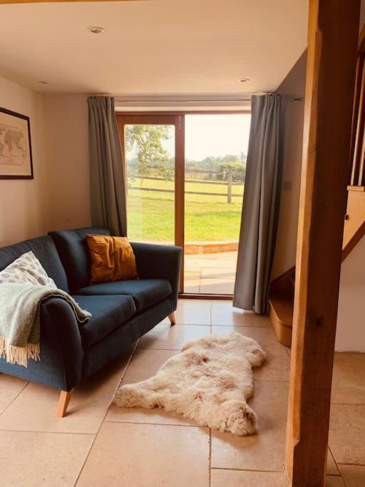 2 Beds & Living In Our Idyllic Country Cottage Bedford Exteriör bild