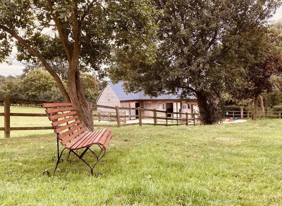 2 Beds & Living In Our Idyllic Country Cottage Bedford Exteriör bild