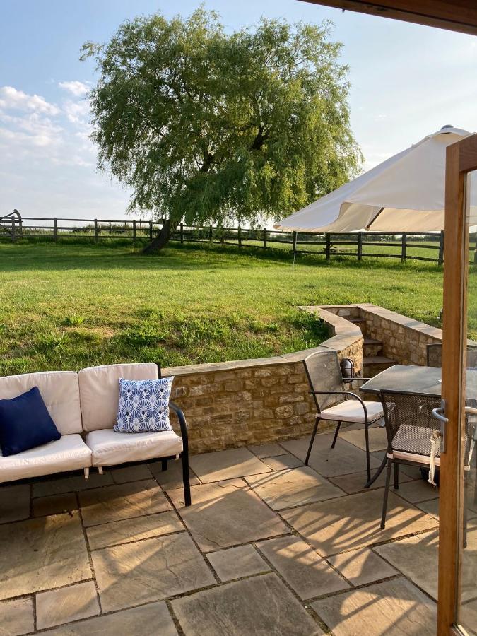 2 Beds & Living In Our Idyllic Country Cottage Bedford Exteriör bild